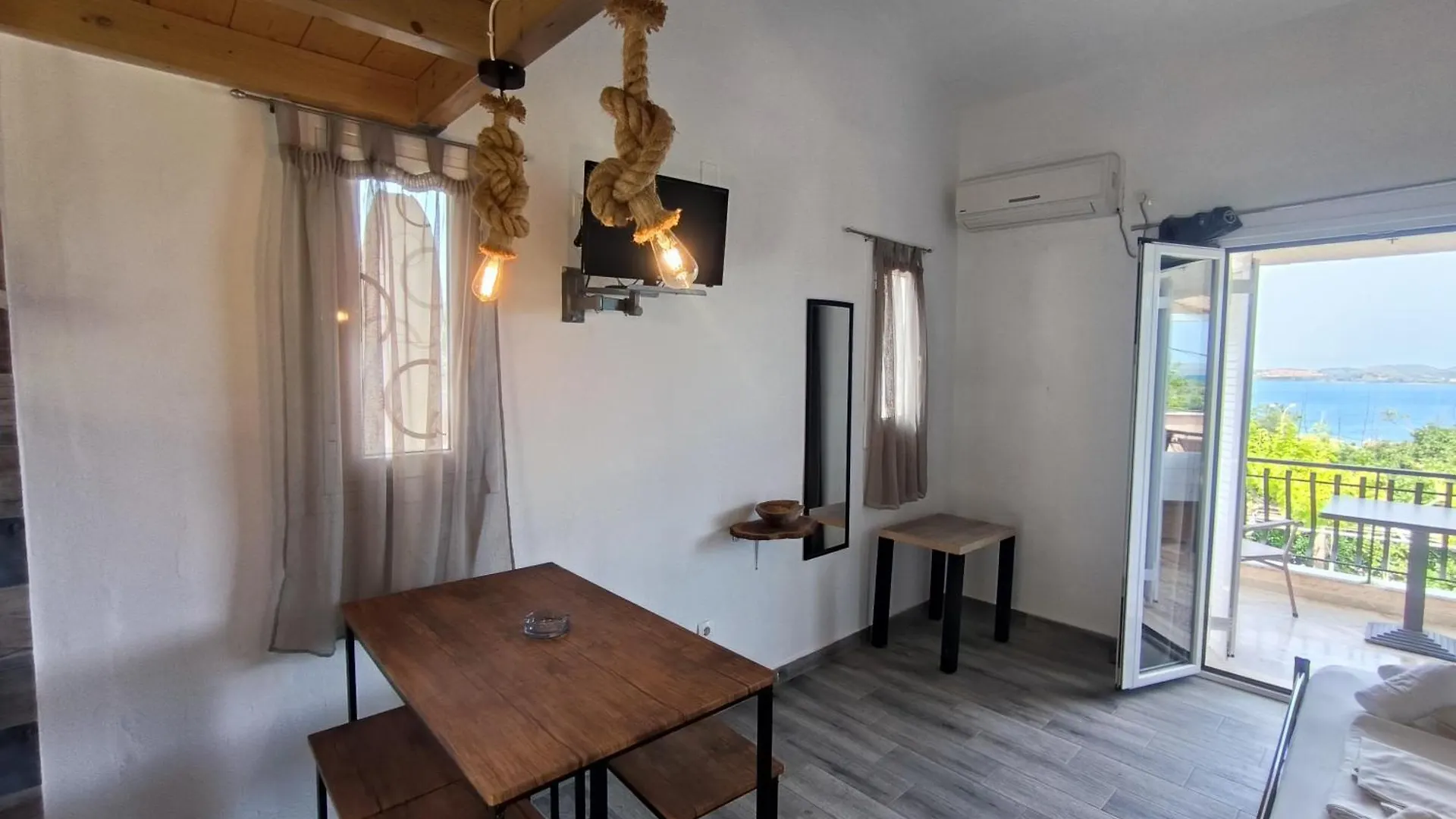 Aussie Studios Argostoli